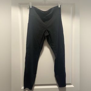Vuori Leggings. Size L, worn once.